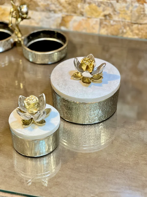 شکلات خوری درب دار نیلوفر